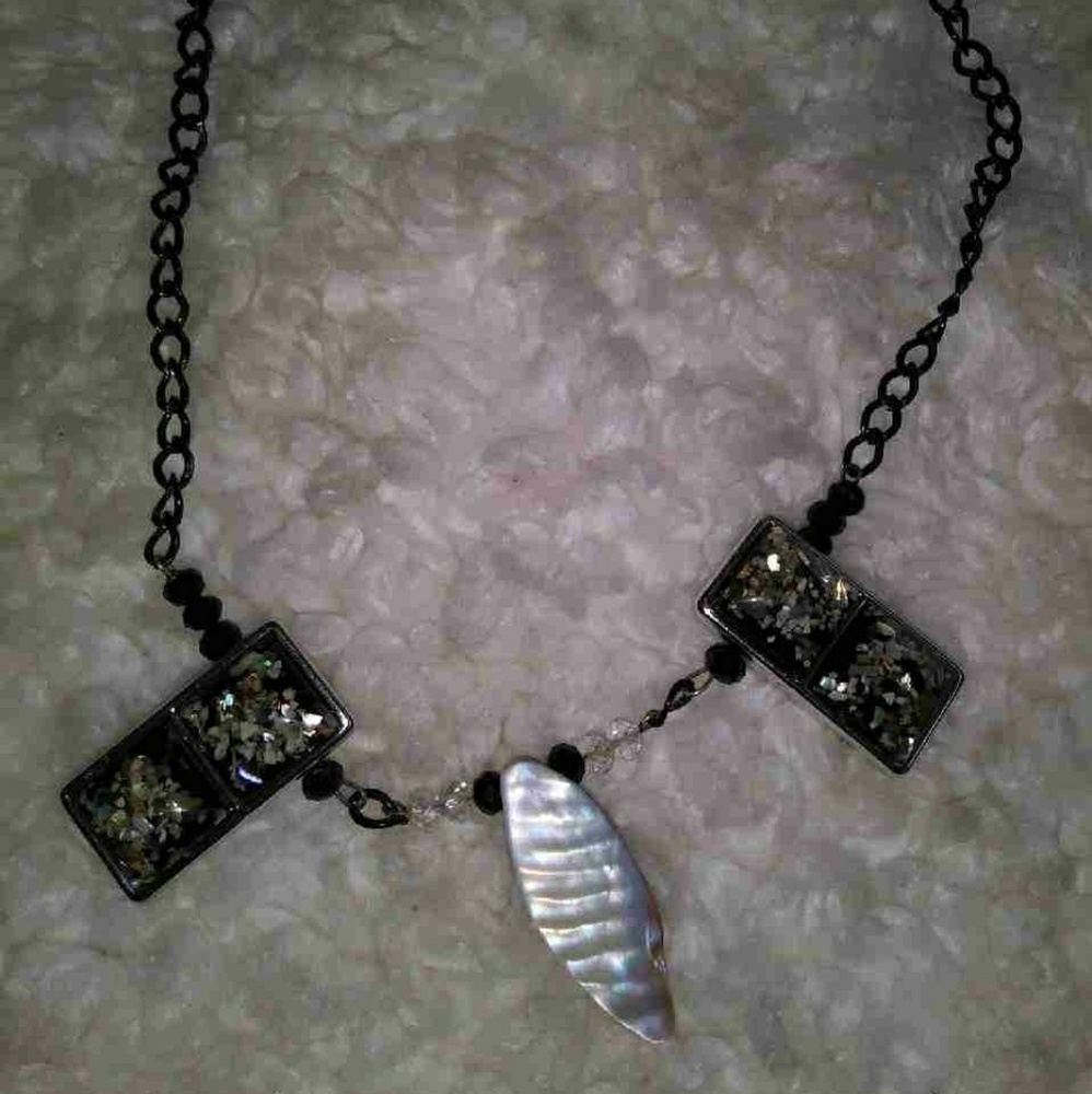 Hand-made necklace with mother-of-pearl